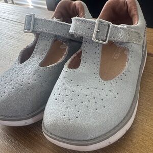 Gray Kids Shoes size 9.5 Mary jane, mettalic neutral grey silver